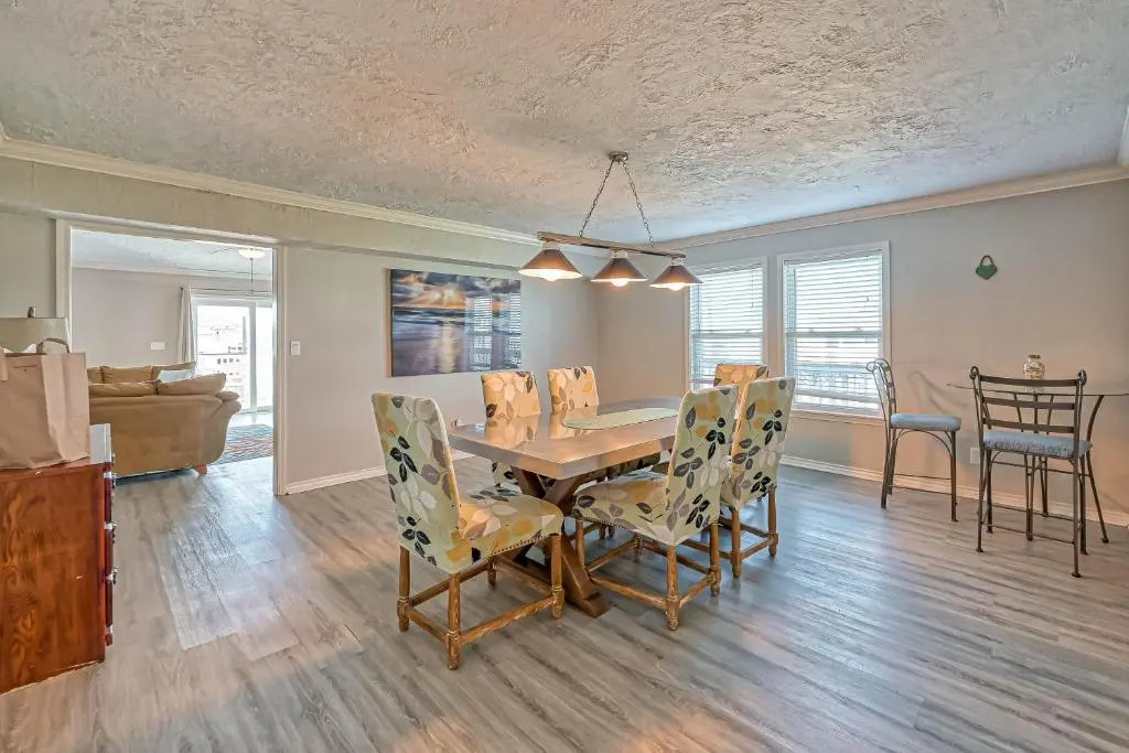 Anchor N Play in Sea Isle On Canal 5 Bdrms Huge Deck Beach Access