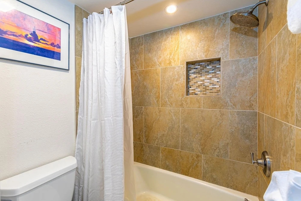 Luana Kai D305 2 Bedroom Condo