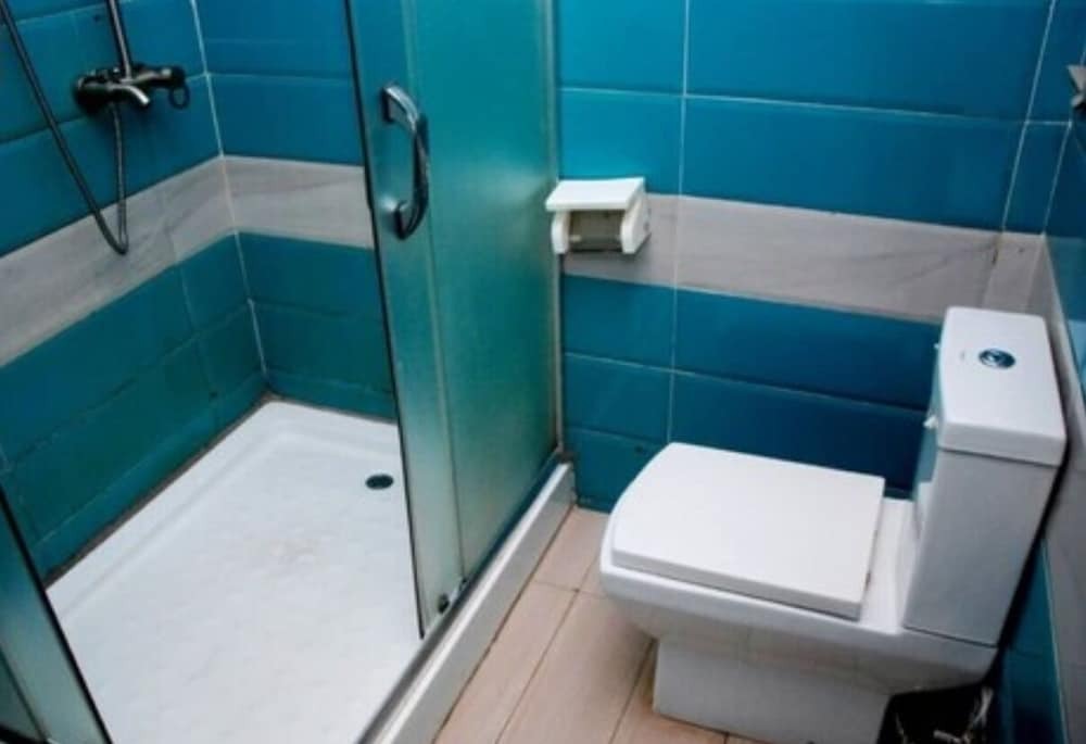 Ivon Suites