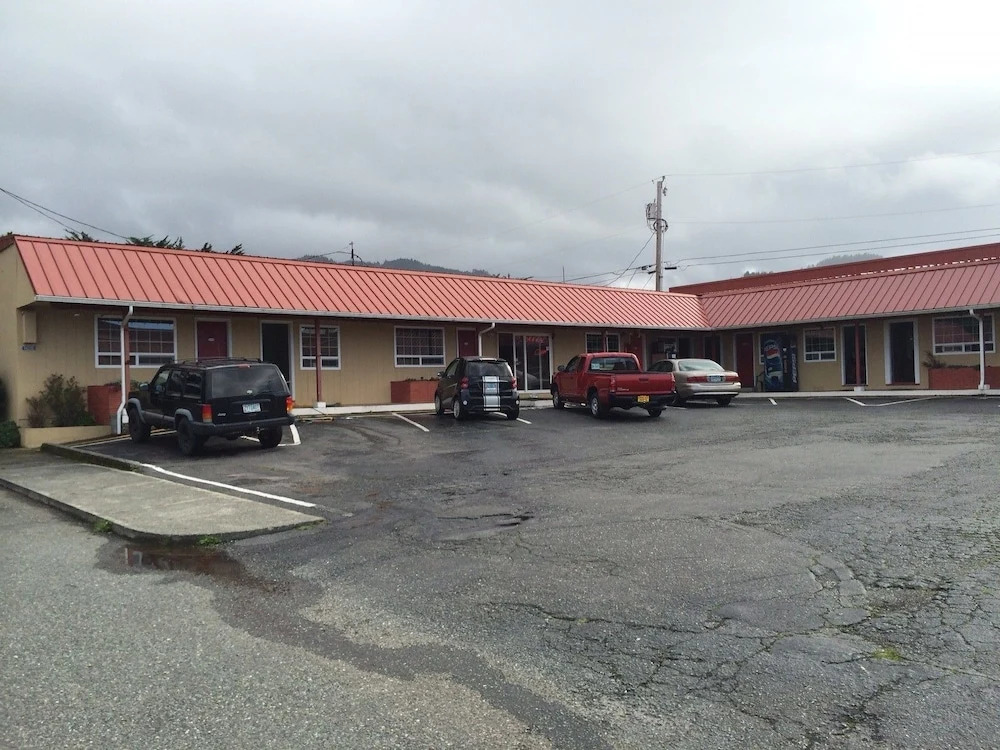 Wild Chinook Inn