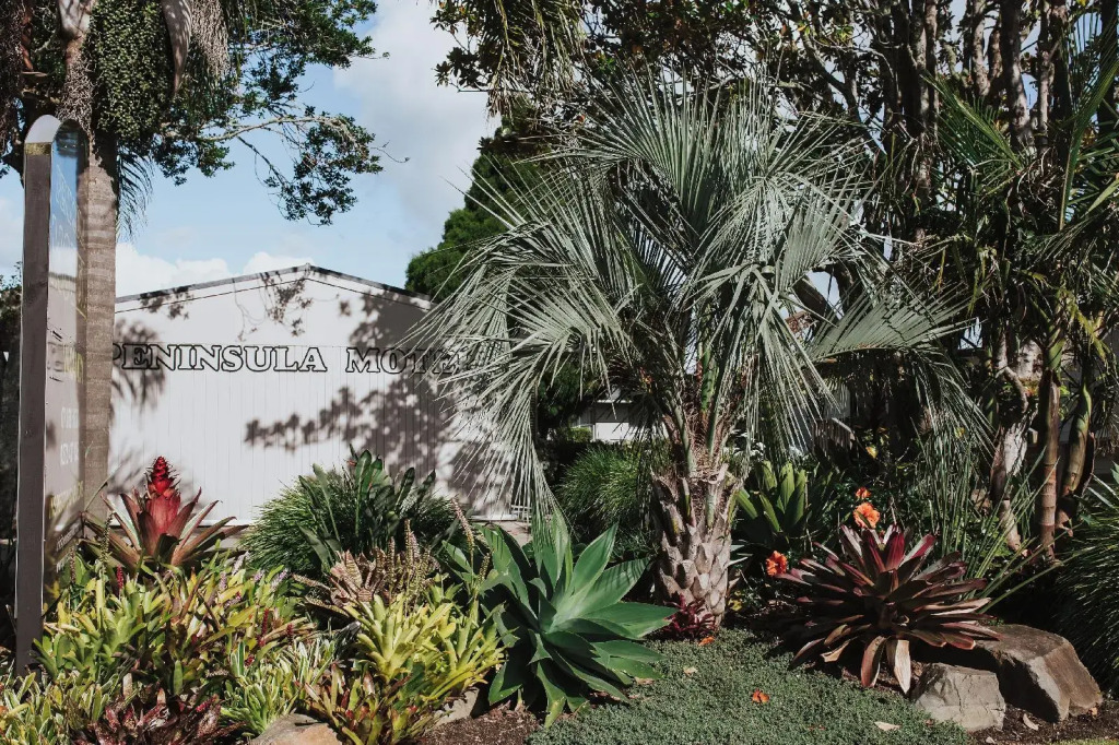 Peninsula Motel