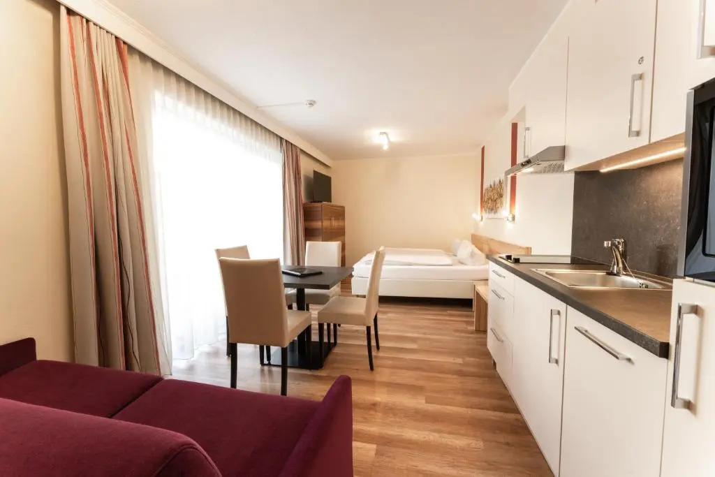 Aparthotel Dorfplatzl Garni Apartments & B&B
