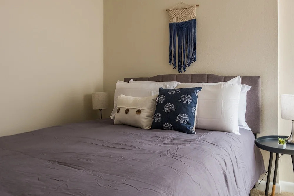 2 BR Apt in Windy Hill near beach by Frontdesk