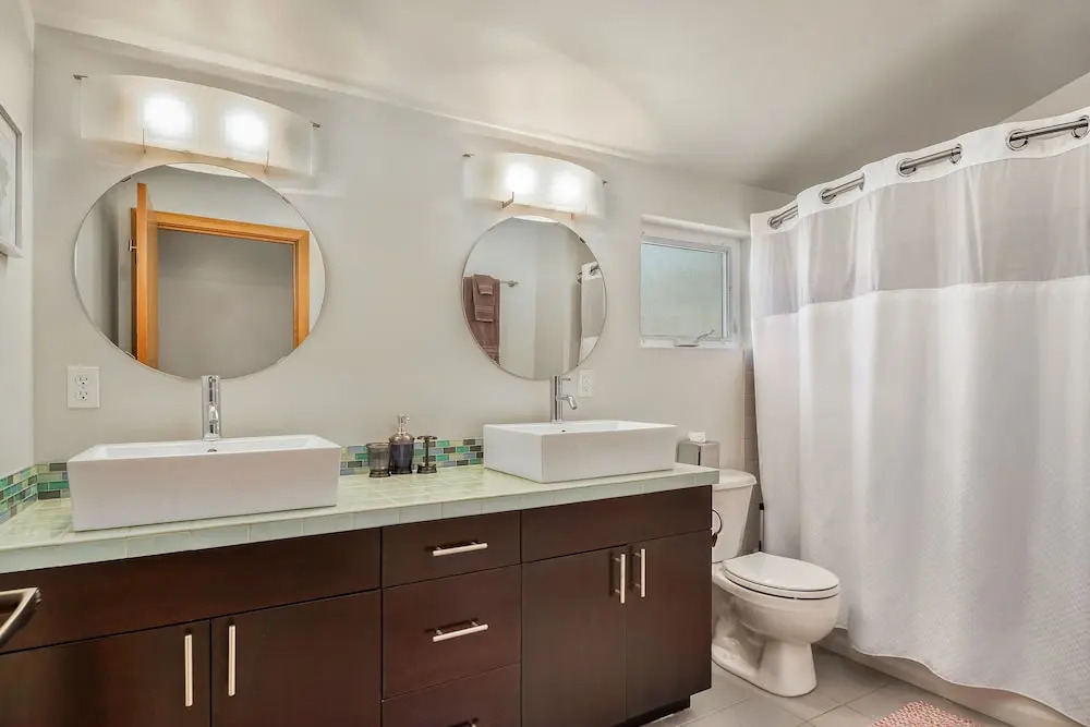 Seattle Vacation Home-18th Ave Townhome