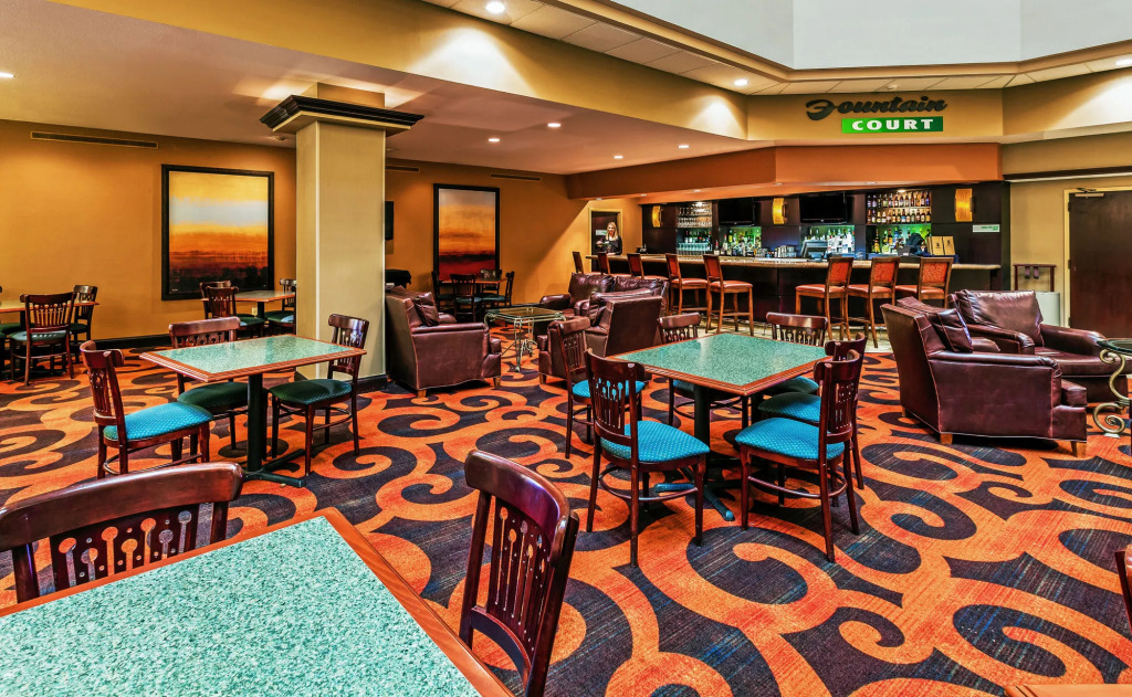 Holiday Inn Springdale-Fayetteville Area by IHG