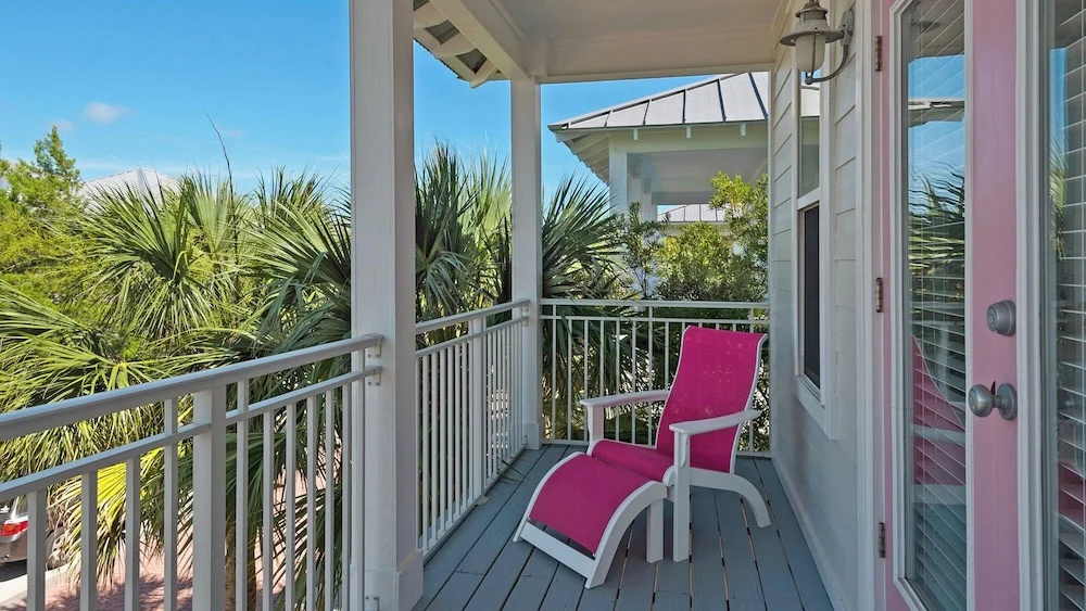 Close to Beach Access & Rosemary~ Seacrest Lagoon Pool Access