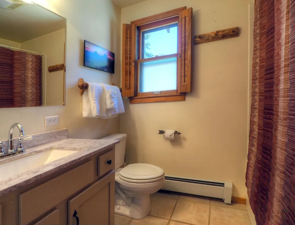 Longs Peak Lookout Cabin - 3 Br Cabin