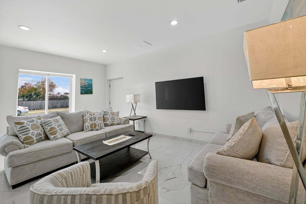 Panama City 3br Canalfront Retreat 3 Bedroom Duplex