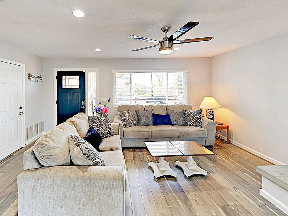 New Listing! Oceanside Getaway W/ Pacific Views 5 Bedroom Home