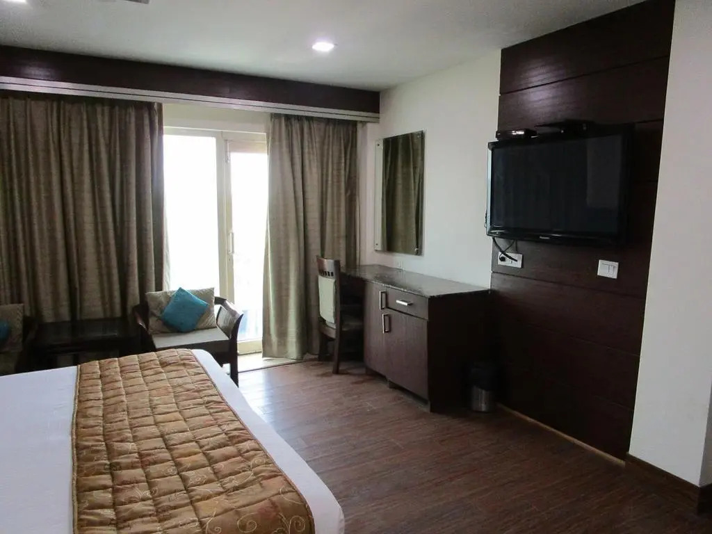 FabHotel Tryfena East of Kailash