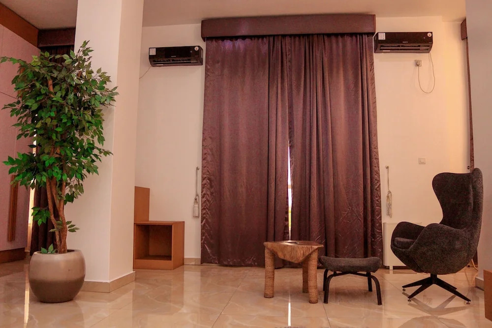 Desikok Royal Hotel