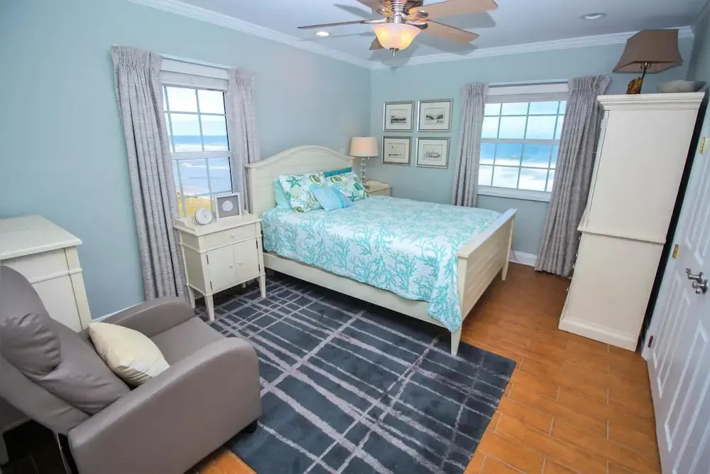Colony Beach Club 223