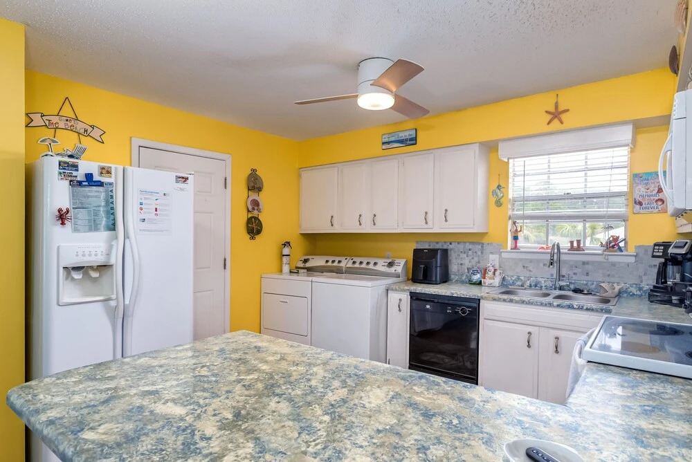Bikinis & Martinis - Great East End Location - Swimming Pool And Boardwalk Access 3 Bedroom Condo by Redawning