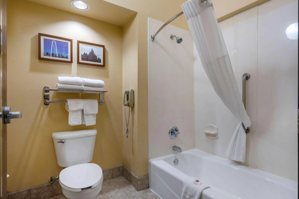 Comfort Suites DFW Airport