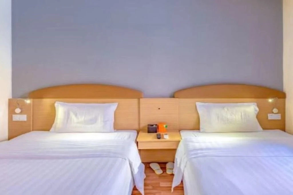 7 Days Inn Chengde Square