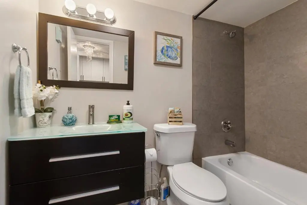 2 Bedroom 2 Bath With Patio On 11th Collins ave
