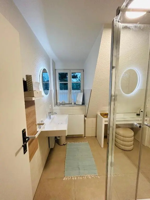 Maisonette-Fewo unter Reet, 50m zum Meer, Strandidyll Zingst