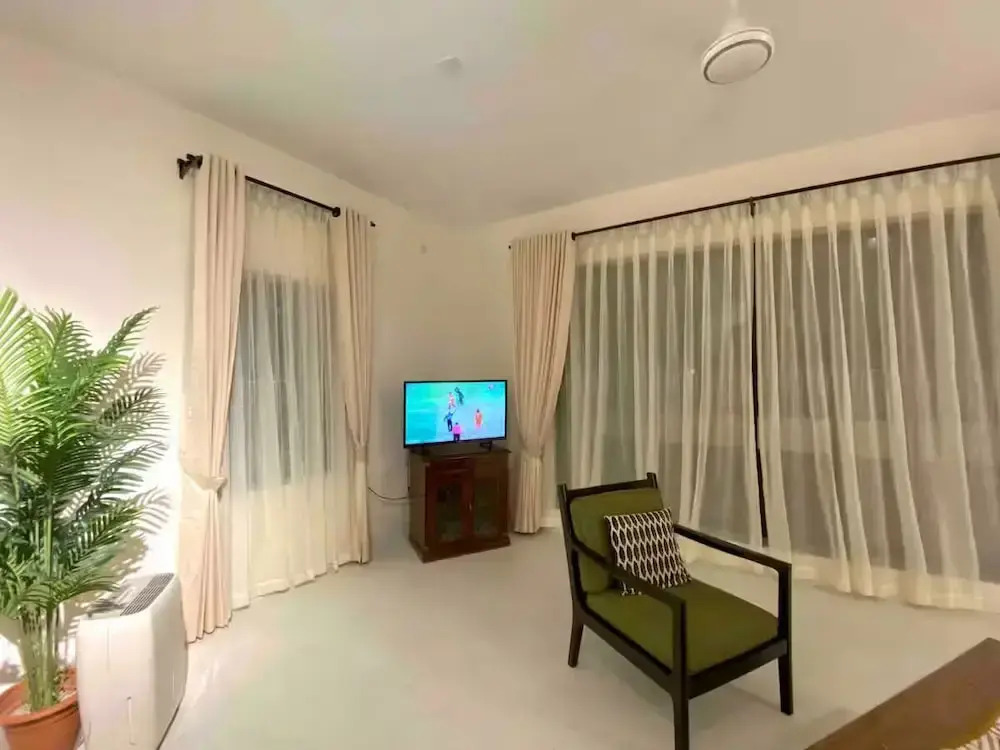 City Views Hotel With Housekeeping