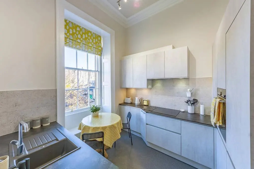 Wonderful Luxury West End Apartment
