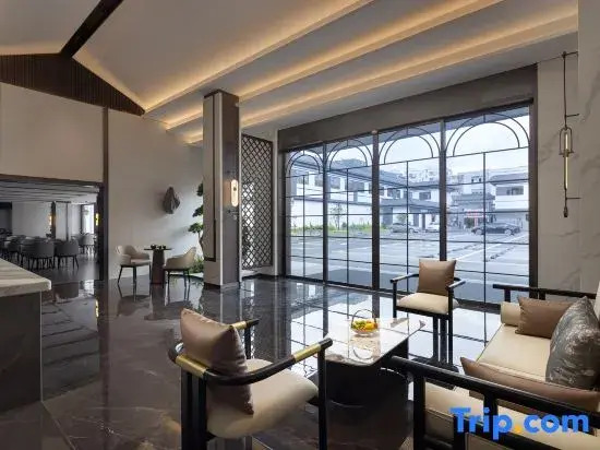 Longyi International Hotel（Xintangwei Subway Station）
