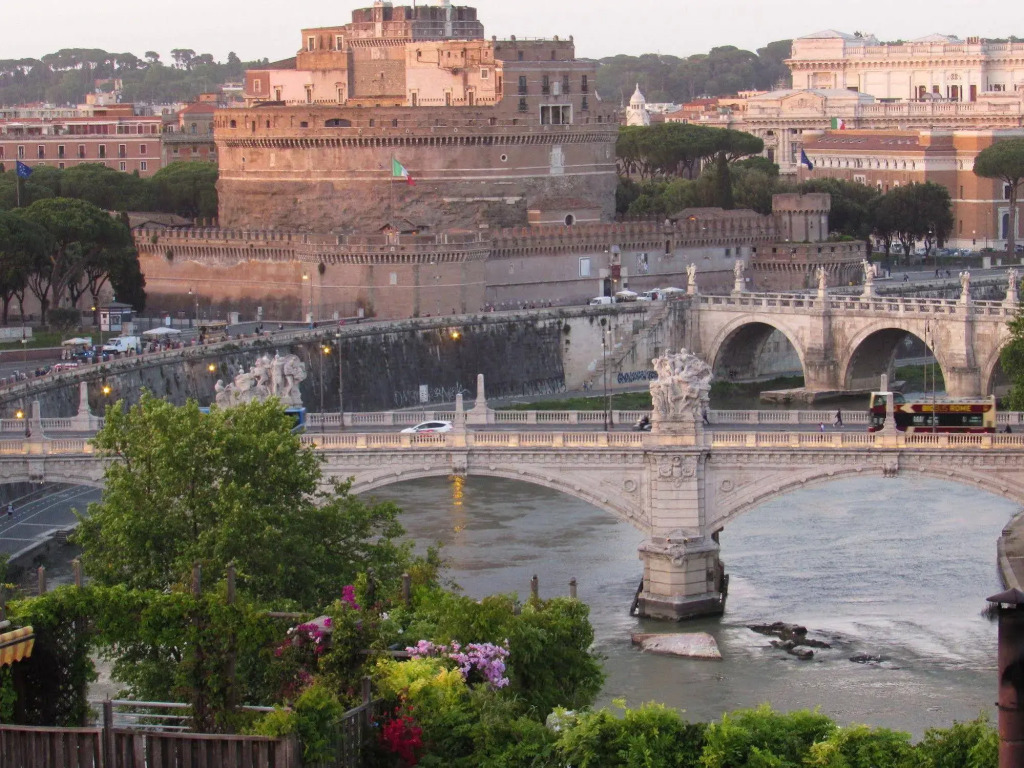 HISTORICAL CENTER ROME NAVONA AC 2 ROOMS HOLY DOOR VATICAN 5 MINUTES ON WALk