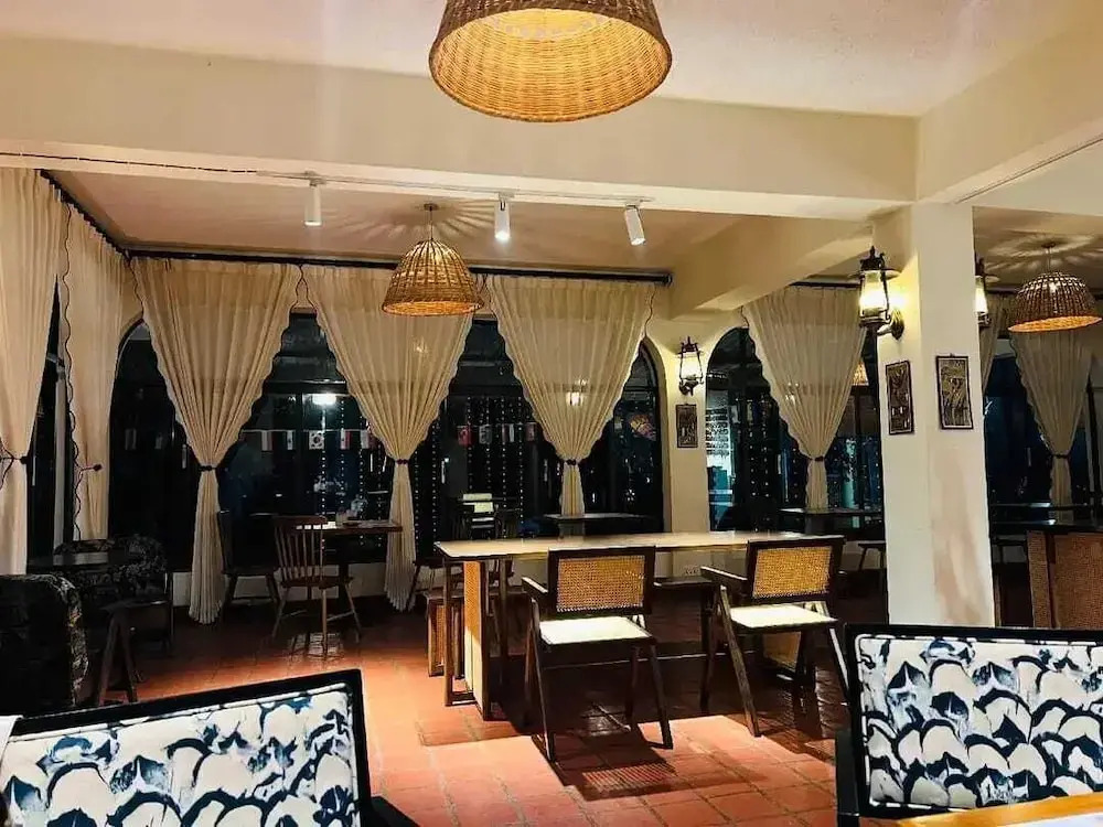 ZZZ Hostel & Restaurant