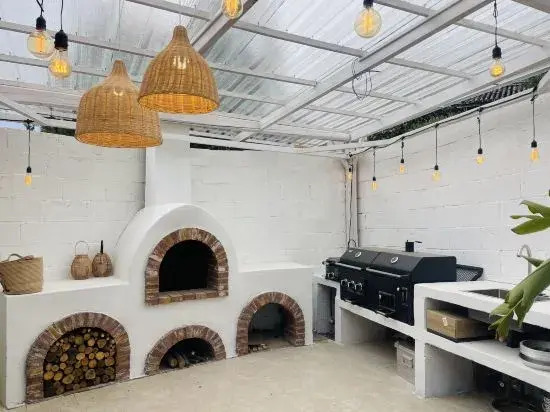 Shiwai Taoyuan Inn RV Camp(玉龙世外桃源客栈房车营地)