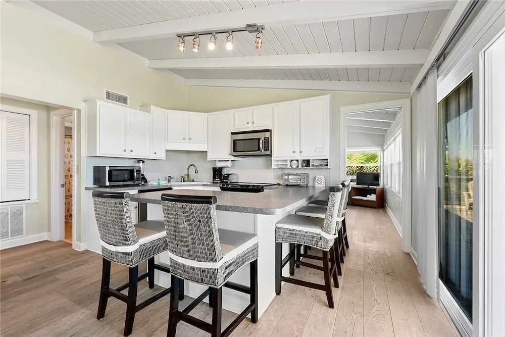 Coastal Charm, 2 Bedrooms, Ocean Front, Sleeps 6