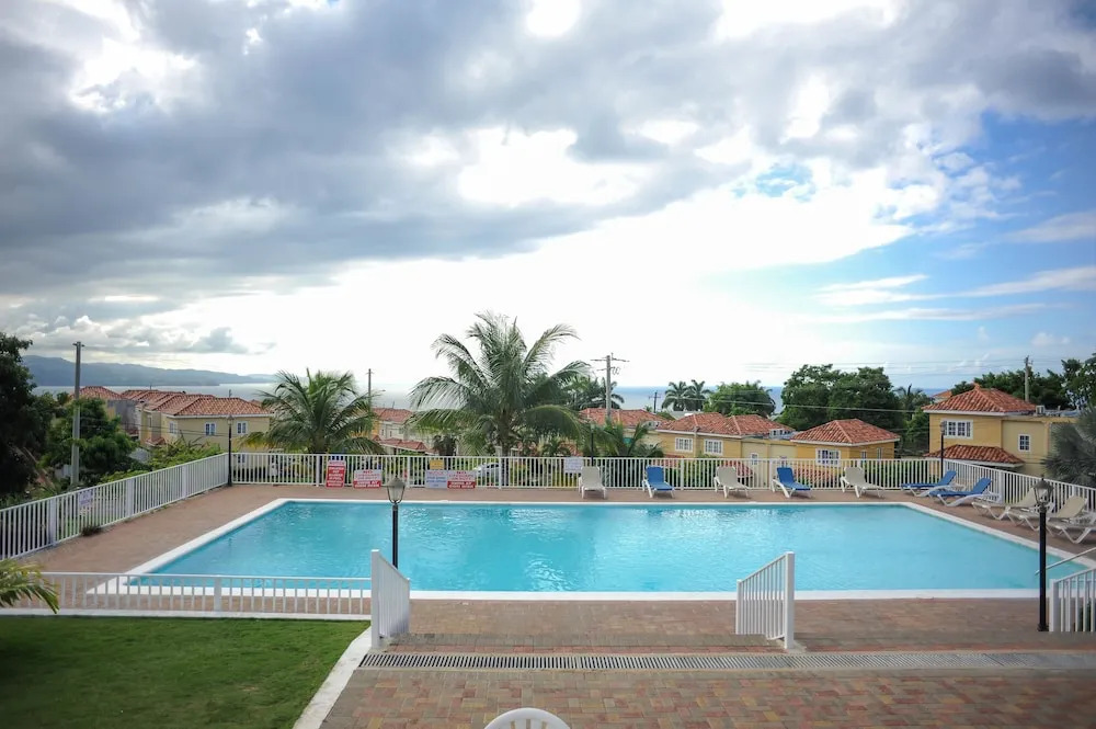 Country Club Mangowalk Townhouse