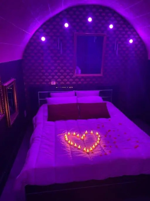 Loveroom auriol, romantique et coquine
