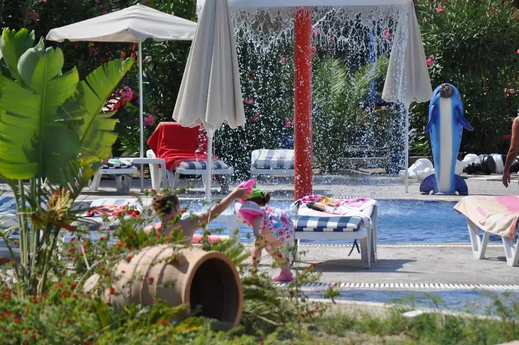 Matina Pefkos Aparthotel