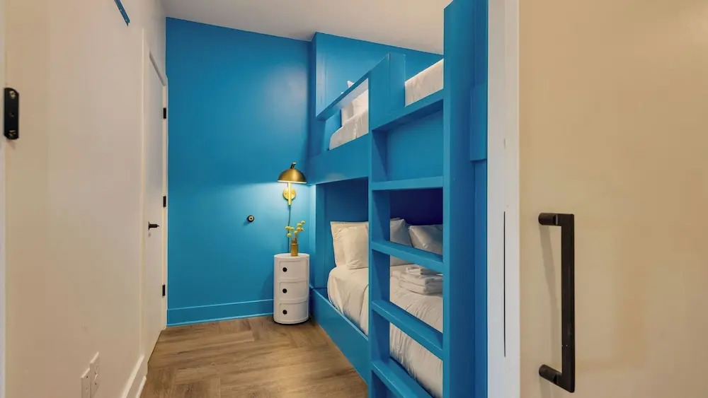 The Carter Buyout - 2 Units by Avantstay Group Stays