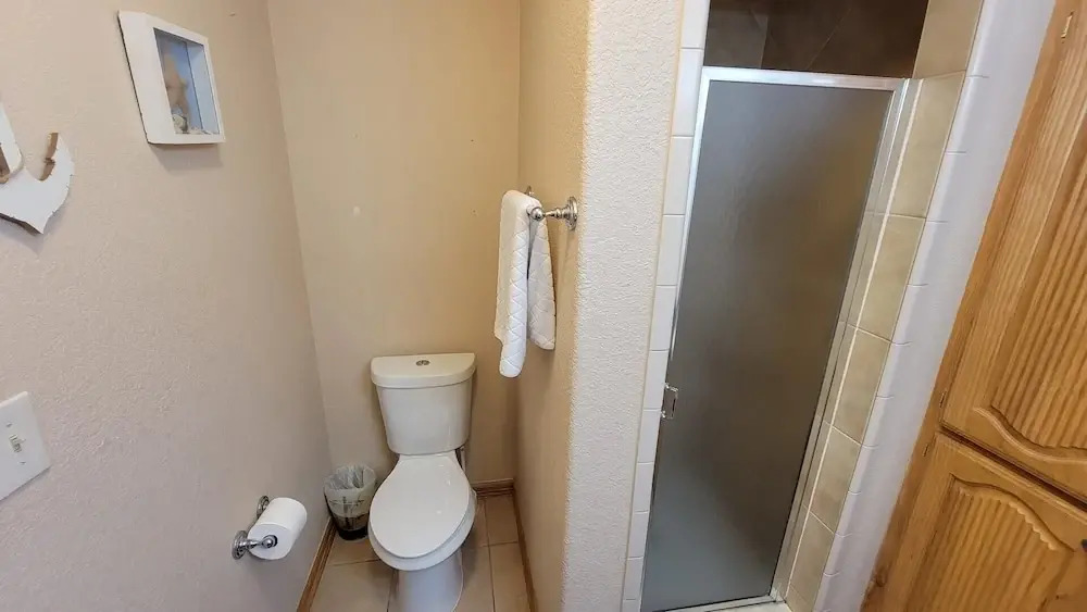 Cozy 2 bedroom Big Pool 75 yards to Beach 2 Bedroom Home by RedAwning
