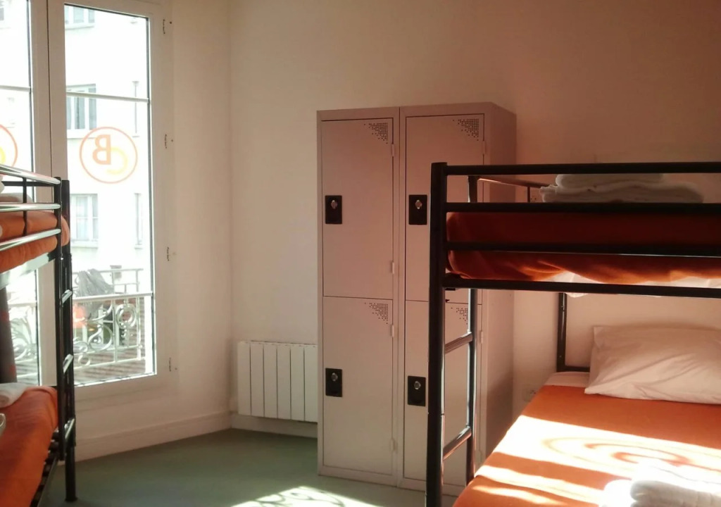 Beautiful Belleville Hostel & Hotel
