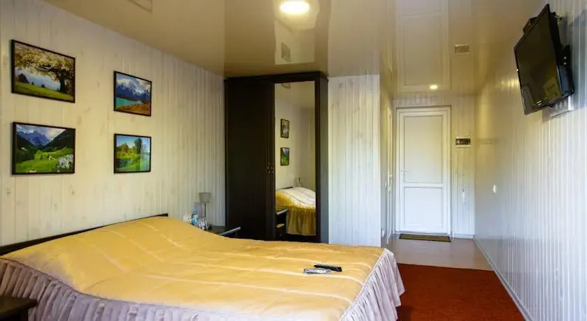 Iskander Hotel