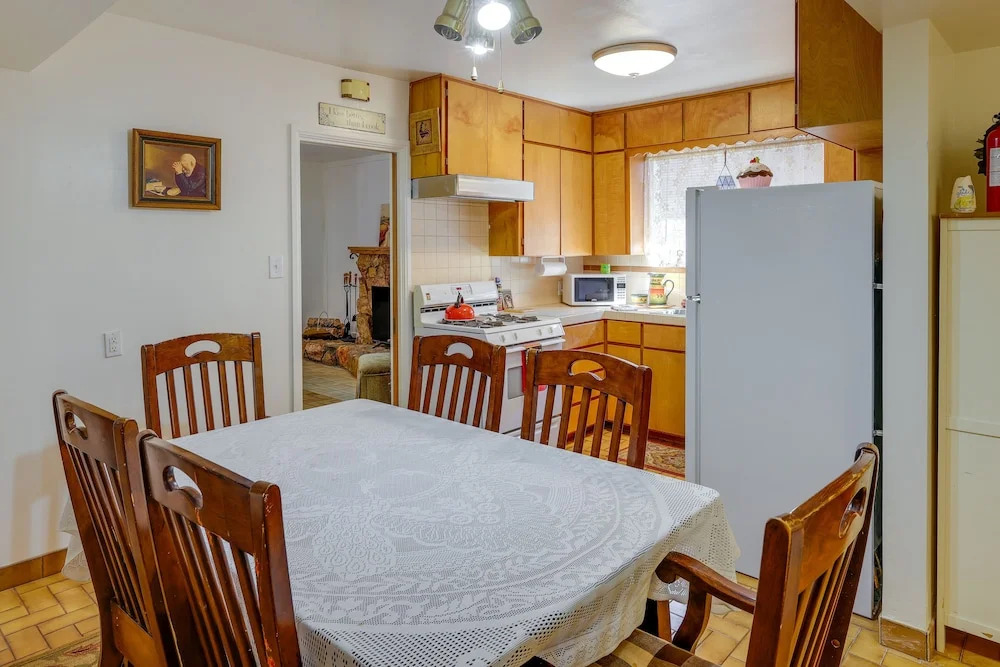 Phoenix Home w/ Patio: Near Downtown & Light Rail!