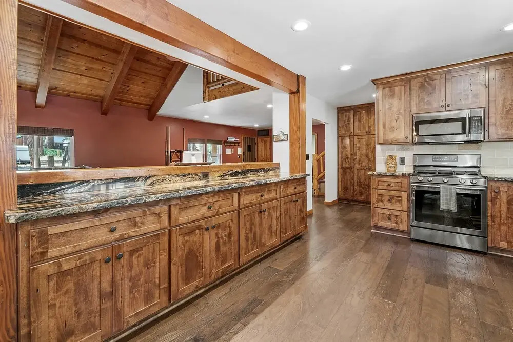 108 - Rustic Ridge Manor