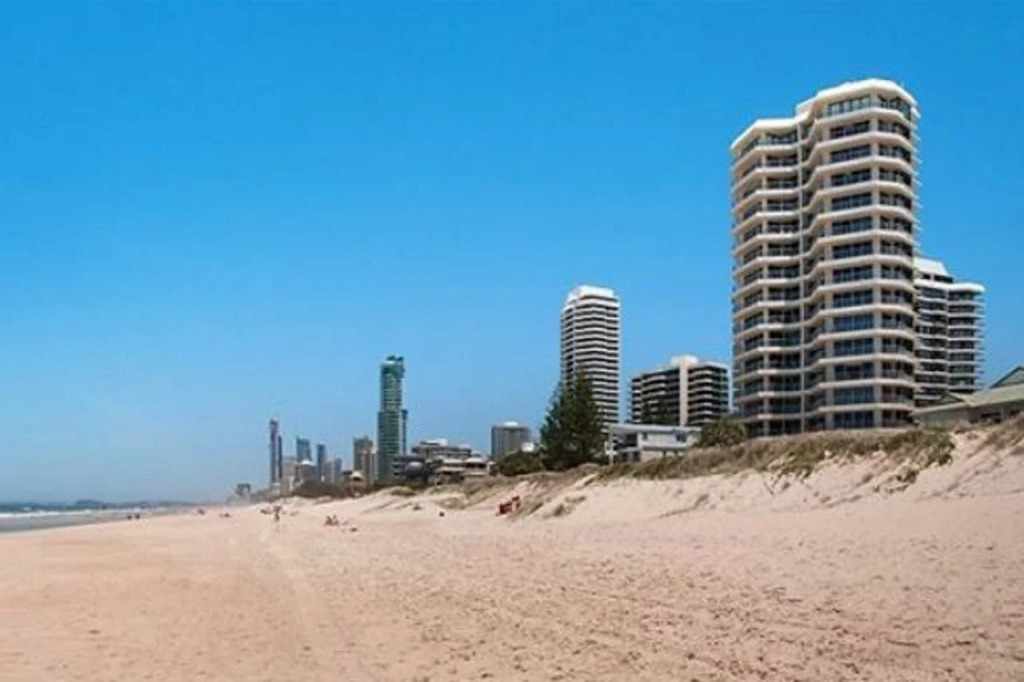 Beachside Tower Apartments