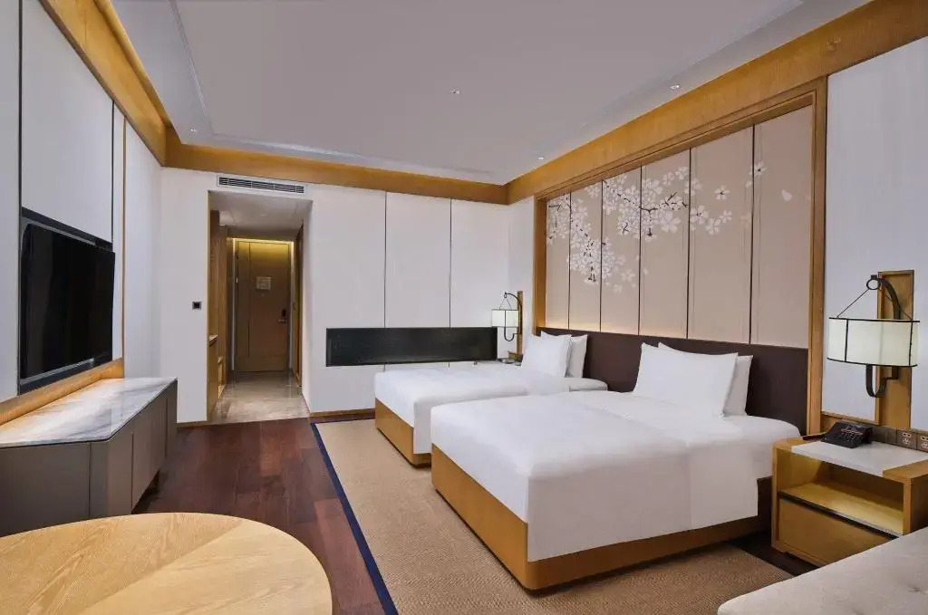 HUALUXE Suzhou Bay Hot Spring Resort by IHG