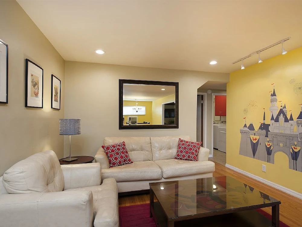 Castle1 - 6 Br Home