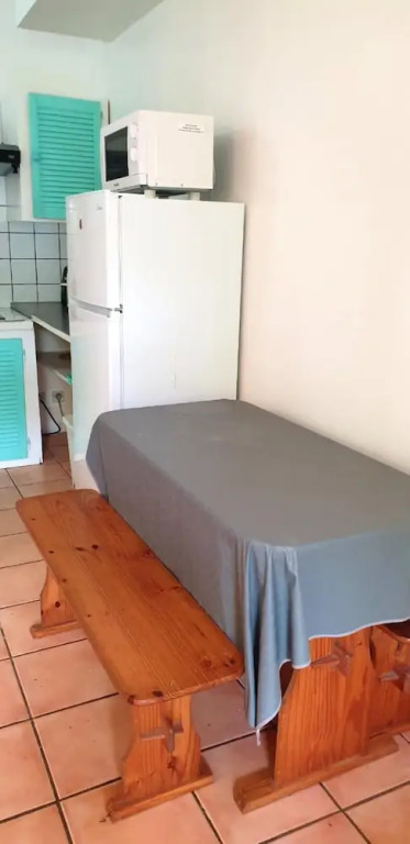 Studio in Saint-pierre, With Enclosed Garden and Wifi