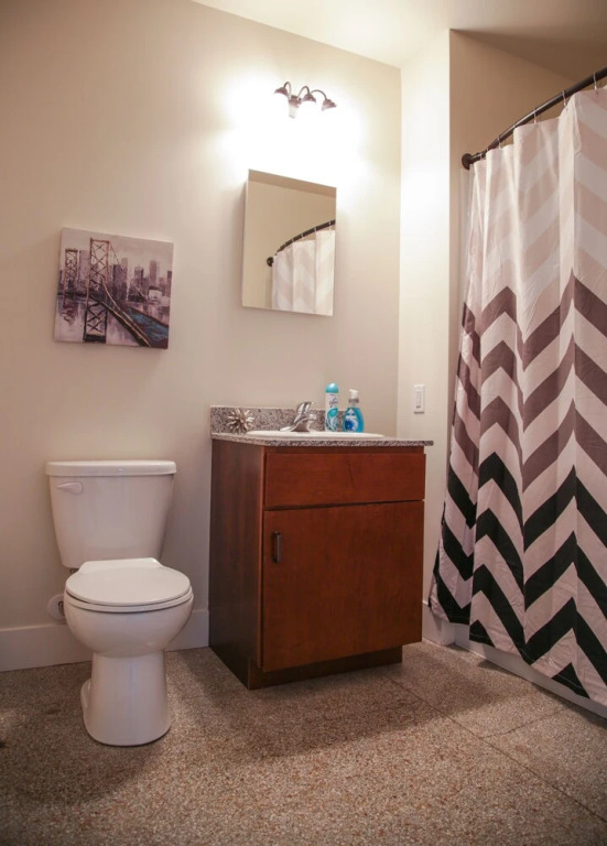 Bold Downtown 1BR Near Memorial Park