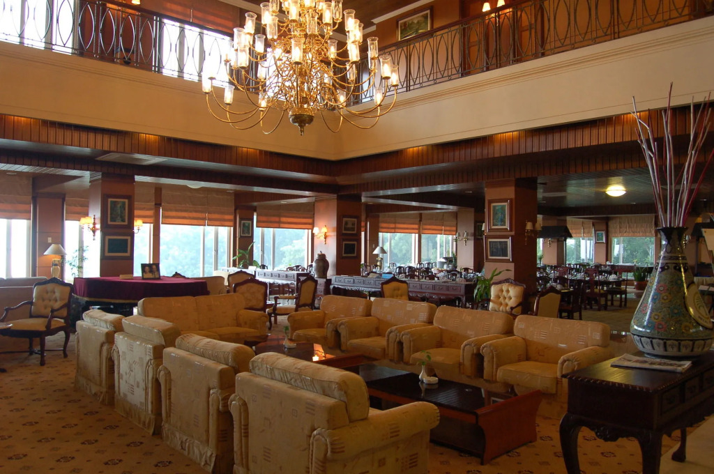 Royal Senyiur Hotel