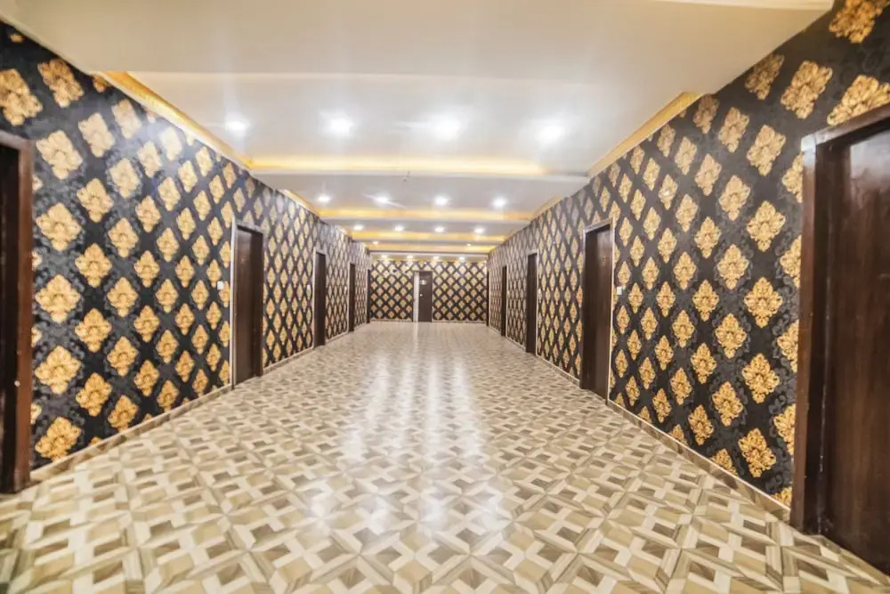FabHotel R D Green