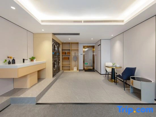 E-Dragon Hotel-500meters to BeijingRoad STN-Grand Buddha Monastery-Sacred Heart Cathedral