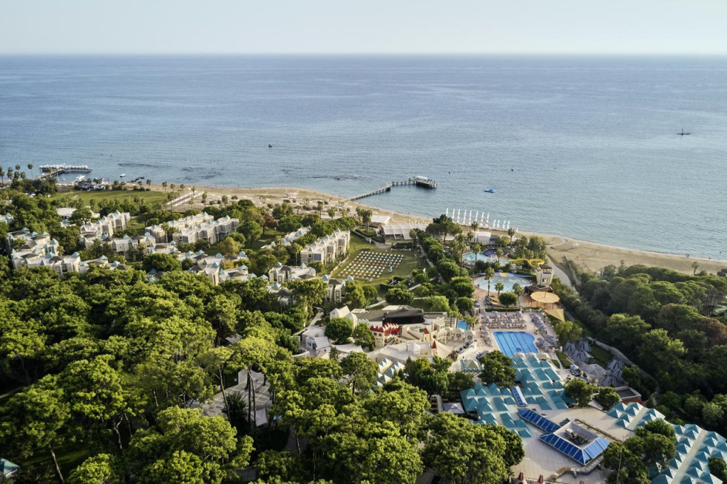 ROBINSON PAMFILYA - All Inclusive