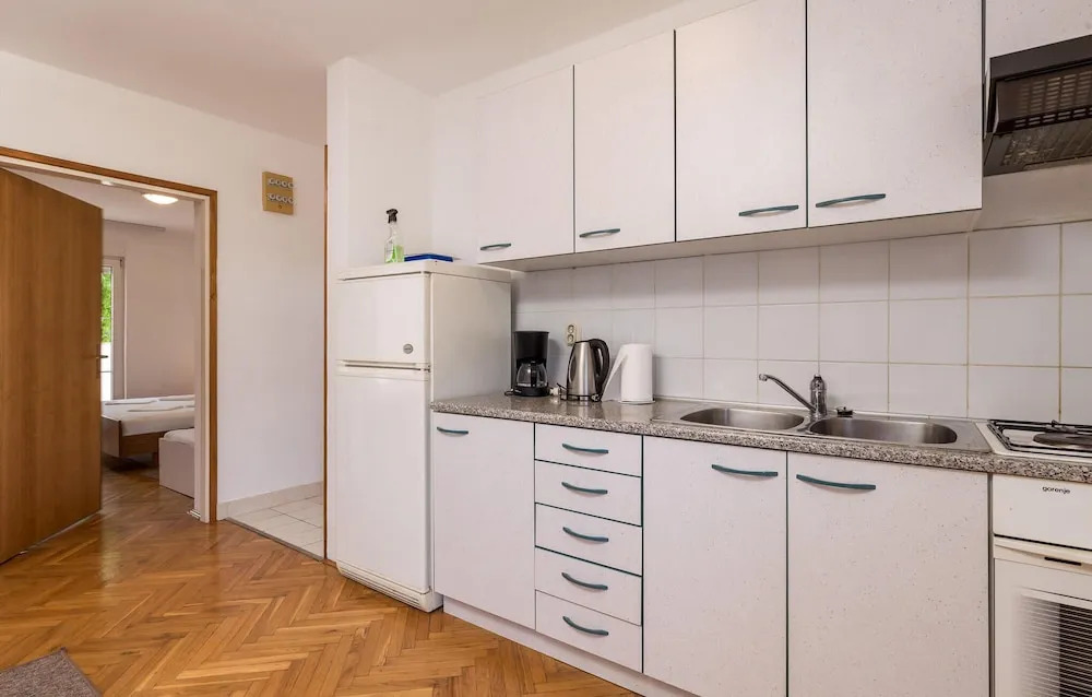 Stunning Home in Barbat-rab With Wifi and 2 Bedrooms