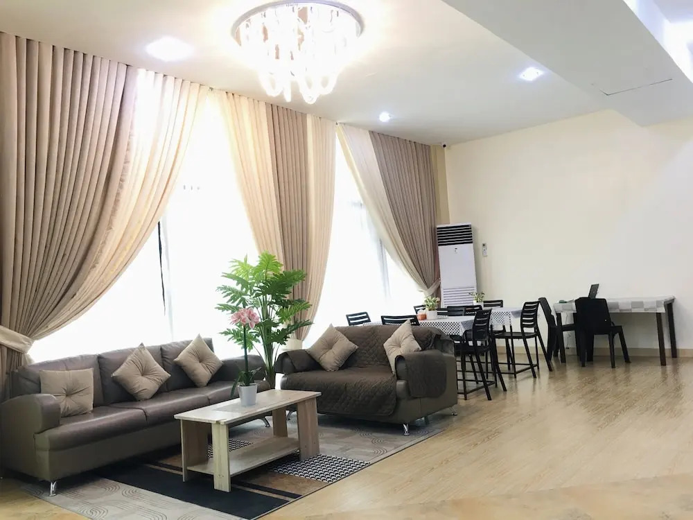 Gmaya Suites