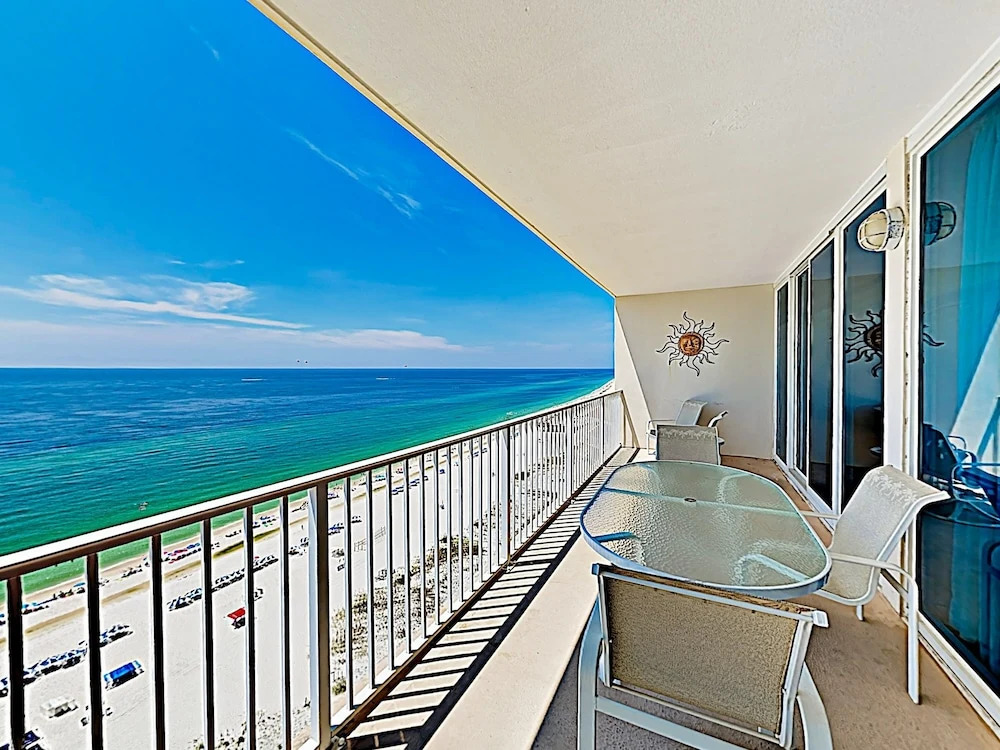New Listing! Lighthouse W/ Gulfside Pools 2 Bedroom Condo