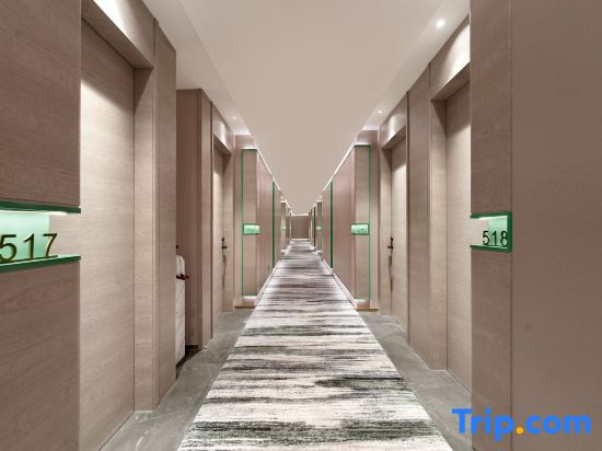 Platinum Yunxi Pool Terrace Cinema Hotel (Xiaoshun Town Jinhua Jinyi Renkang Hospital Branch)